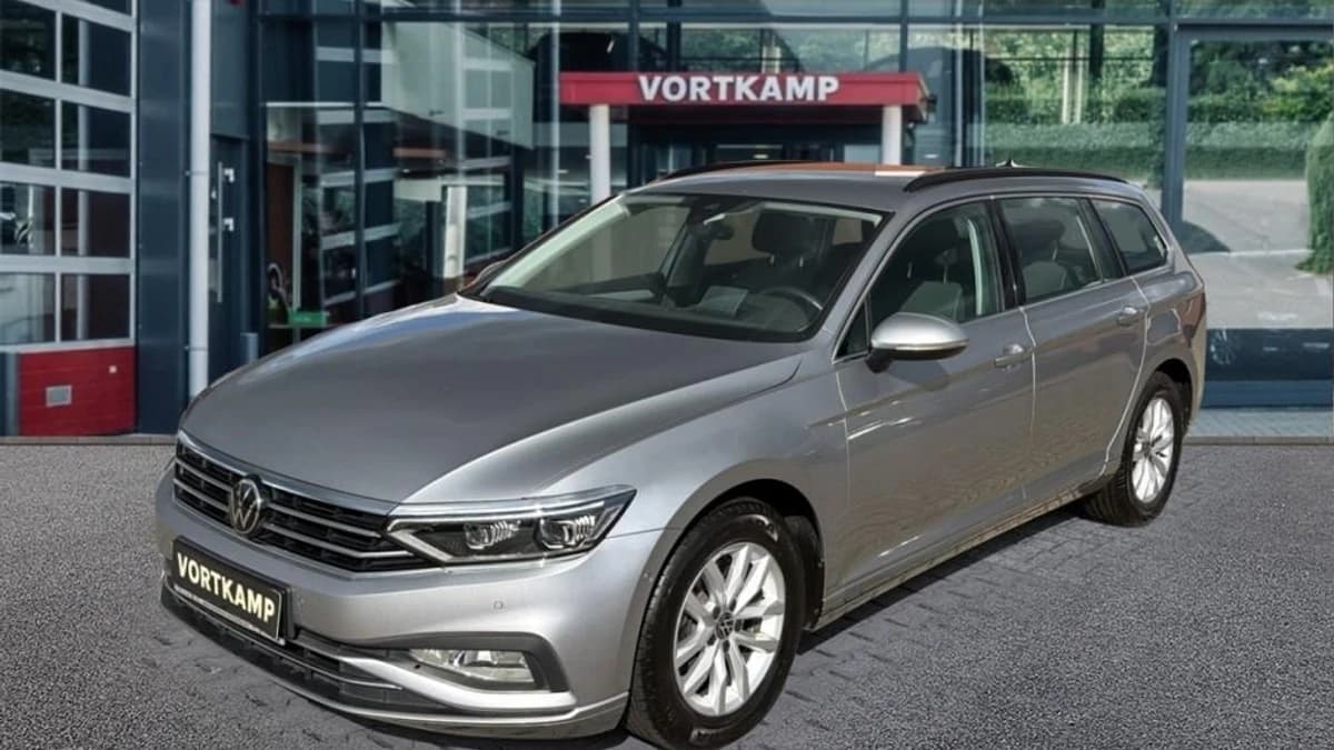 Volkswagen Passat — foto 1