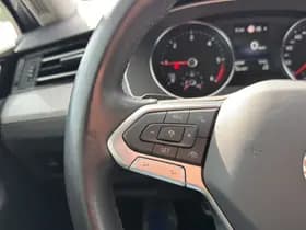 Volkswagen Passat thumbnail 17