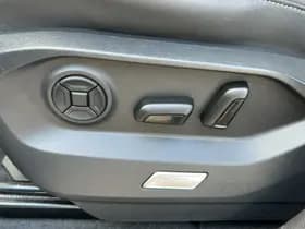 Volkswagen Touareg thumbnail 14