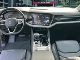 Volkswagen Touareg thumbnail 18