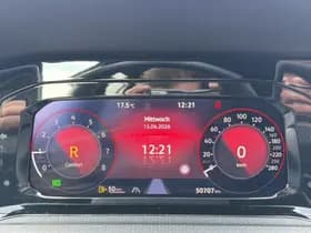 Volkswagen Golf thumbnail 17