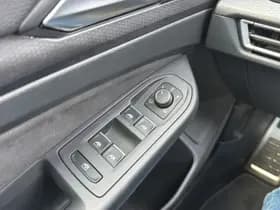 Volkswagen Golf thumbnail 25