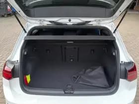Volkswagen Golf thumbnail 10