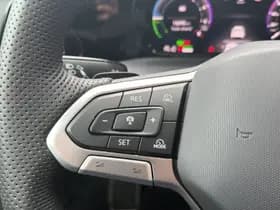 Volkswagen Golf thumbnail 17