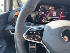 Volkswagen Golf thumbnail 15