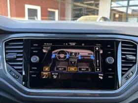 Volkswagen T-Roc thumbnail 22