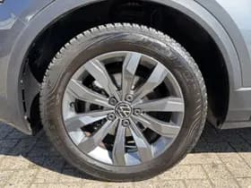 Volkswagen T-Roc thumbnail 9