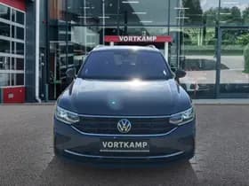 Volkswagen Tiguan thumbnail 2