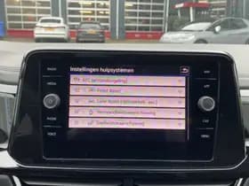 Volkswagen T-Roc thumbnail 21