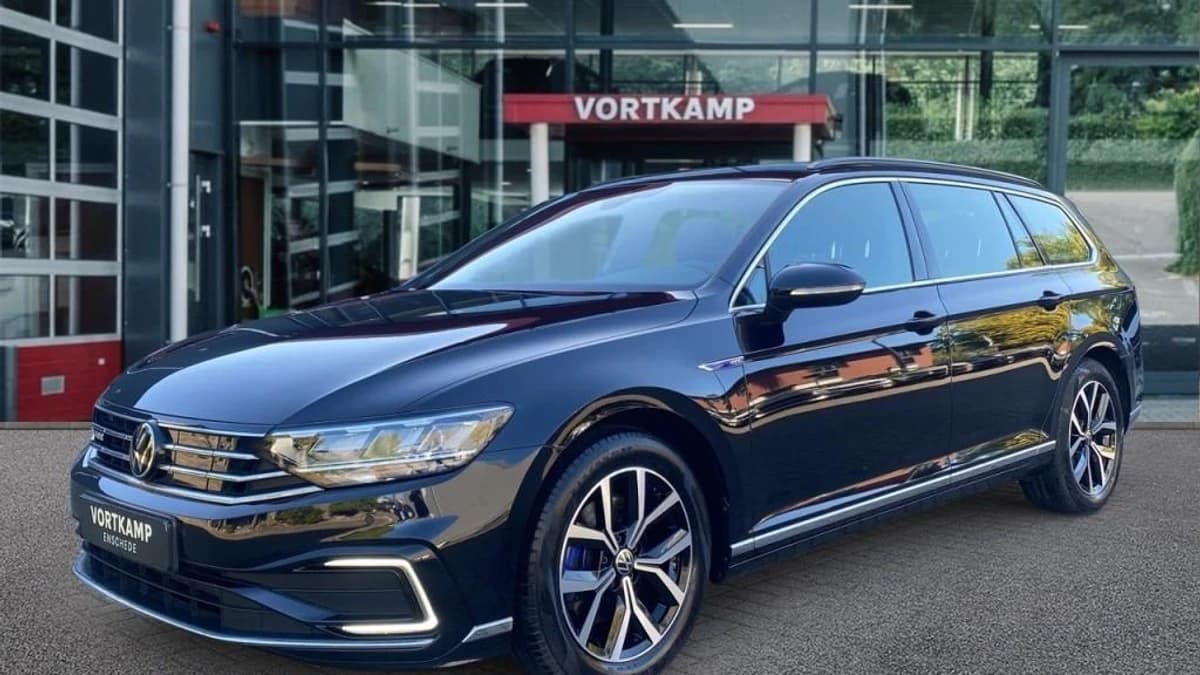 Volkswagen Passat — foto 1