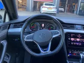 Volkswagen Passat thumbnail 13