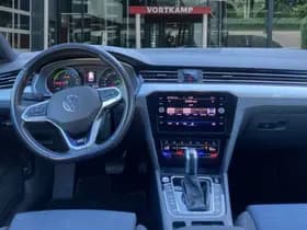 Volkswagen Passat thumbnail 14