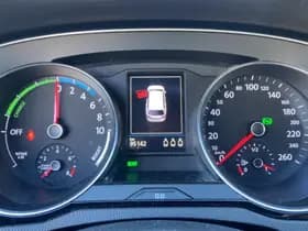Volkswagen Passat thumbnail 18