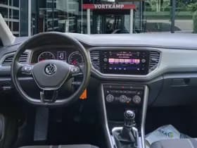 Volkswagen T-Roc thumbnail 14