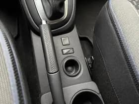Renault Captur thumbnail 38