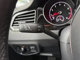 Volkswagen Golf thumbnail 25