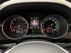 Volkswagen Golf thumbnail 27