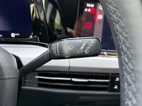 Volkswagen Golf thumbnail 32