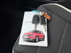 Volkswagen T-Roc thumbnail 11