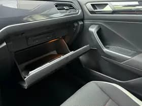 Volkswagen T-Roc thumbnail 43