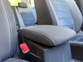 Volkswagen Golf thumbnail 45