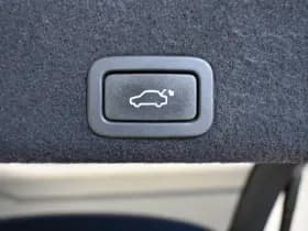 Volvo XC60 2.0 D4 R-Design Panodak Camera Leder NL Auto € 1930.- rest BPM thumbnail 6