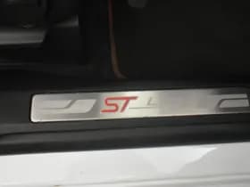 Ford Kuga 2.5 PHEV ST-Line X thumbnail 6