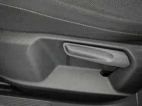 Volkswagen T-Roc 1.0 TSI Style 2-Tone Camera Apple Carplay Adapt-cruise Clima 1e eigenaar thumbnail 23