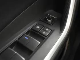 Toyota RAV4 2.5 Hybrid AWD Bi-Tone Innovation Panodak Trekhaak 1650kg Camera thumbnail 28