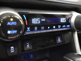 Toyota RAV4 2.5 Hybrid AWD Bi-Tone Innovation Panodak Trekhaak 1650kg Camera thumbnail 30