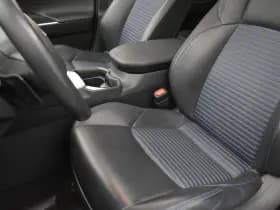 Toyota RAV4 2.5 Hybrid AWD Bi-Tone Innovation Panodak Trekhaak 1650kg Camera thumbnail 34