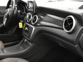 Mercedes-Benz CLA 200 Schaal stoelen 157PK APK 2027 Panodak Navi winterwielen set thumbnail 32