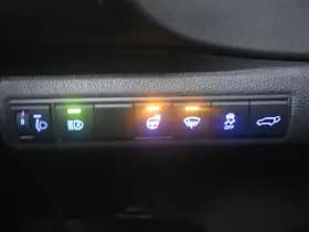 Toyota Corolla 1.8 Hybrid Premium Head-Up Virtual EL aKlep Bi-Tone Cam Cruise Stoel + Stuur Ver Navi thumbnail 10