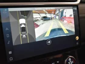 Jaguar F-PACE 2.0 P400e PHEV AWD R DynamicS Pano Vol Leder El A-klep + Stoelen Meridian Sound Dhoek thumbnail 2