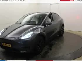 Tesla Model Y RWD 58 kWh 455 Km bereik LFP accu SOH 92% EL aKlep Camera Autopilot Panodak Camera