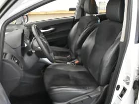 Toyota Auris 1.8 Full Hybrid Exe Camera Leder Groot Navi PDC Cruise thumbnail 4