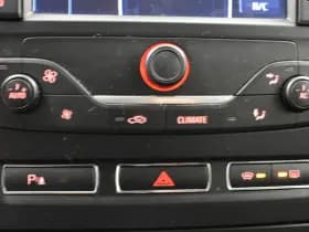 Ford Mondeo 161PK Titanium Dealer onderhouden Groot Navi incl set Nieuwe All Season thumbnail 9