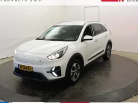Kia E-Niro DynamicLine 64 kWh 100% SOH Warmtepomp 3-Fase Laden Camera Winterpack
