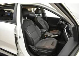 Kia E-Niro DynamicLine 64 kWh 100% SOH Warmtepomp 3-Fase Laden Camera Winterpack thumbnail 14