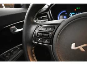 Kia E-Niro DynamicLine 64 kWh 100% SOH Warmtepomp 3-Fase Laden Camera Winterpack thumbnail 18