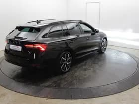 Skoda Octavia iV Sportline PHEV 204PK Trekgewicht ZW Hemel el RS Mem Seats Camera Virtual EL AKlep Dodeh detec thumbnail 60