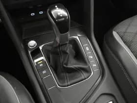 Volkswagen Tiguan 1.5 TSI R-Line EL Trekh+aKlep Panodak Virtual Camera Zwarte hemel bkl thumbnail 6