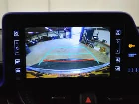 Toyota C-HR 1.8 Hybr Bi-Tone Plus APK 03-2027 VolLeder JBL Sound Camera Stoel Ver Dhoek Detectie thumbnail 3