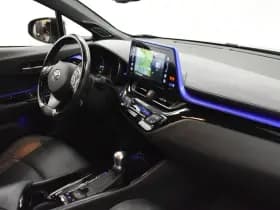 Toyota C-HR 1.8 Hybr Bi-Tone Plus APK 03-2027 VolLeder JBL Sound Camera Stoel Ver Dhoek Detectie thumbnail 26