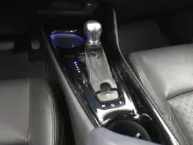 Toyota C-HR 1.8 Hybr Bi-Tone Plus APK 03-2027 VolLeder JBL Sound Camera Stoel Ver Dhoek Detectie thumbnail 31