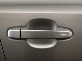 Toyota C-HR 1.8 Hybr Bi-Tone Plus APK 03-2027 VolLeder JBL Sound Camera Stoel Ver Dhoek Detectie thumbnail 6