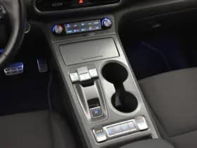 Hyundai Kona EV Fasion 64 kWh SOH 100% 204PK Head Up Camera 3 Fase-Laden Dodeh detec Winterpack thumbnail 10