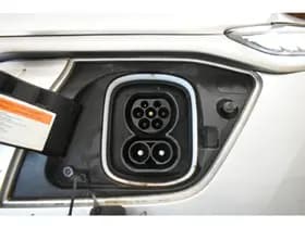 Hyundai Kona EV Premium 64 kWh Warmtepomp Trekhaak SOH 100% 3-Fase CCS Laden Leder Camera thumbnail 3