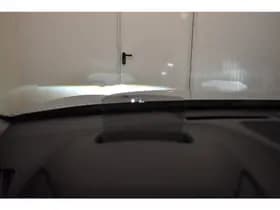 Hyundai Kona EV Premium 64 kWh Warmtepomp Trekhaak SOH 100% 3-Fase CCS Laden Leder Camera thumbnail 6