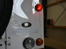 Land Rover Defender 2.4 TD 110 SW E 7 P thumbnail 23